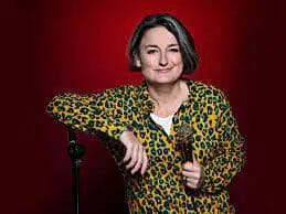 Zoe Lyons: Net Worth, Wiki, Bio, Age, Comedy Career, Wife, Height, Sexuality, Shows 2023 - networth, wiki, biography