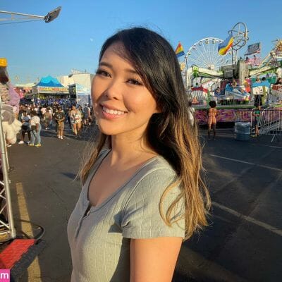 ExtraEmily- Net Worth, Wiki, Age, Height, Boyfriend, Ethnicity 2023 - networth, wiki, biography