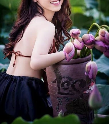 Phát sốt Clip nữ tu Trần Hà Linh 2002 gây xôn xao CĐM 2023 - networth, wiki, biography