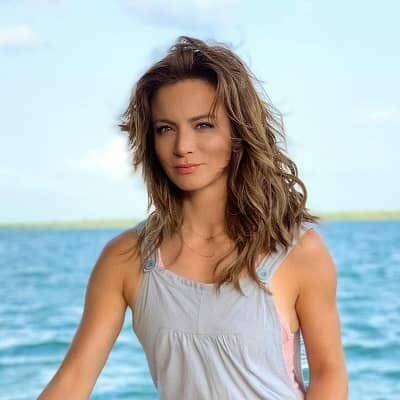 Silvia Navarro- Wiki, Age, Boyfriend, Ethnicity, Net Worth, Height, Career - networth, wiki, biography