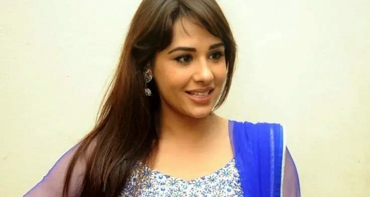 Mandy Takhar: Net Worth, Wiki, Bio, Age, Nationality, Boyfriends, Height 2023 - networth, wiki, biography