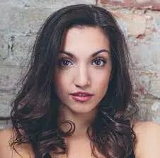 Julia Macchio: Net Worth, Wiki, Bio, Age, Height, Career, Boyfriend 2023 - networth, wiki, biography