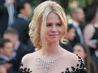 Julie Jardon (Igor Bogdanoff Girlfriend): Net Worth, Wiki, Bio, Age, Height 2023 - networth, wiki, biography