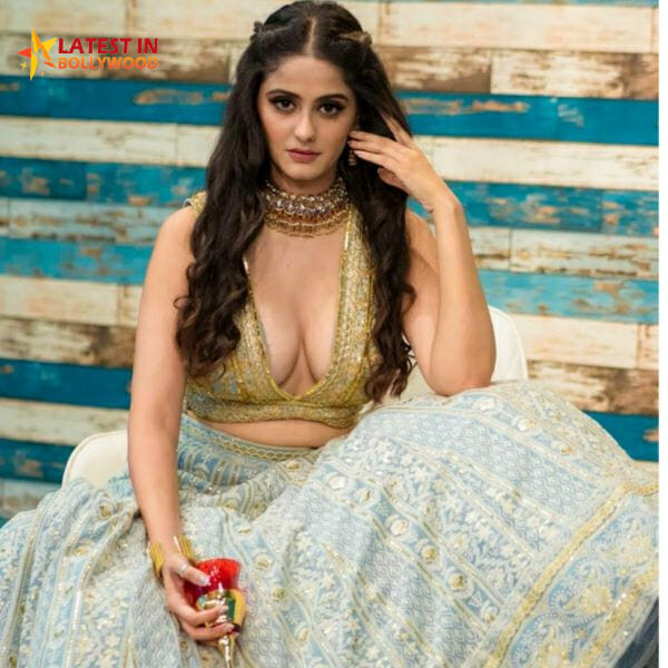 Ayesha Singh Boyfriend Name, Ishaan Rajesh Singh Rumored Boyfriend Height, Biography, Wiki, Age, Family and Instagram - networth, wiki, biography