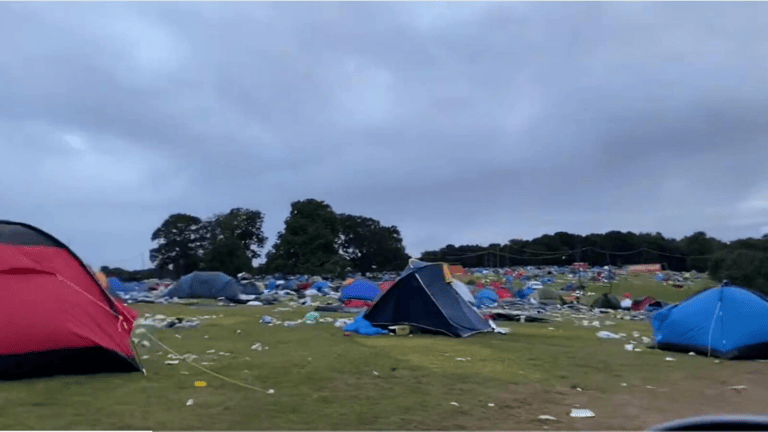 Concertgoers leave a mountain of garbage after Leeds Festival - networth, wiki, biography