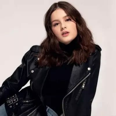 Hayley LeBlanc- Wiki, Biography, Age, Height, Net Worth, Boyfriend 2023 - networth, wiki, biography