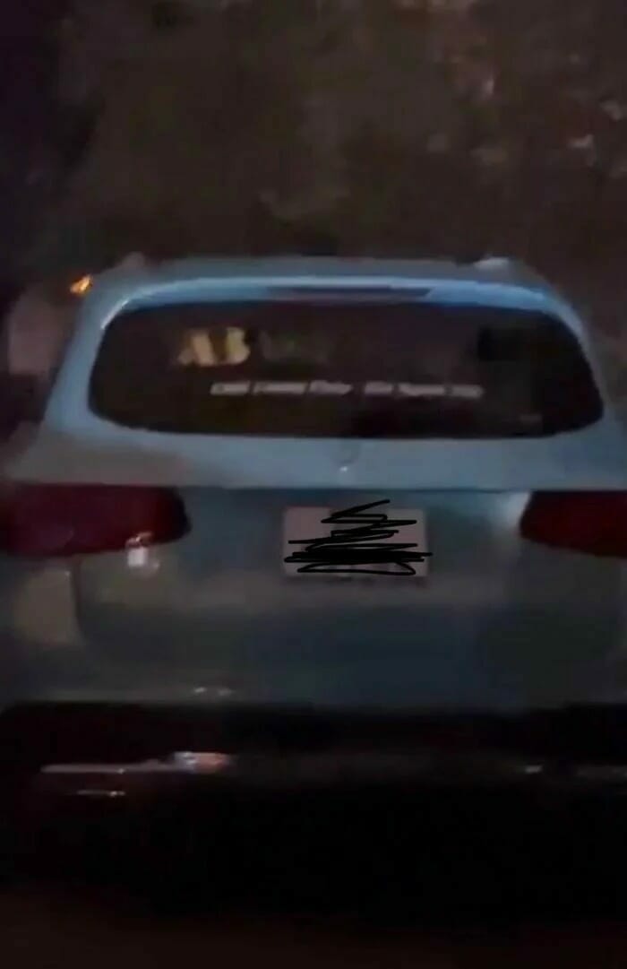 Hé lộ Clip xe Mẹc bị nghi của một nam ca sĩ nổi tiếng nhún nhảy giữa đường 2023 - networth, wiki, biography