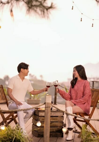 Hồ Quang Hiếu cùng bạn gái trẻ kém 17 tuổi đi trăng mật trước đám cưới 2023 - networth, wiki, biography