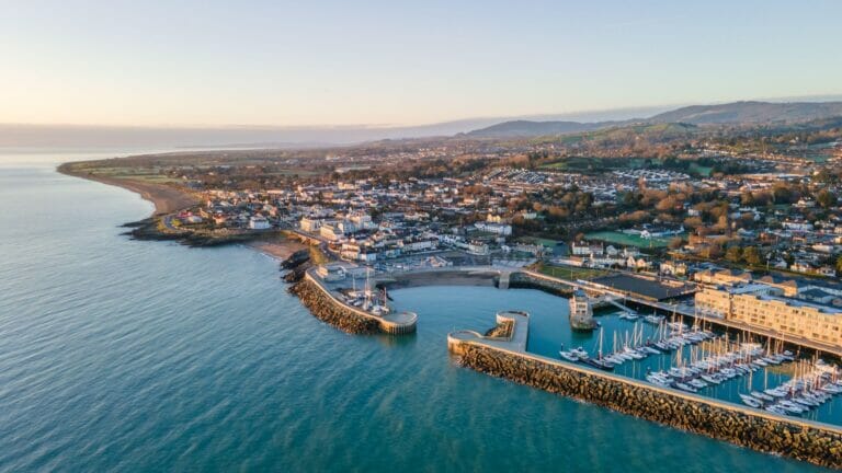 Inside the town that banned kids from having mobile phones – the results were astounding - networth, wiki, biography