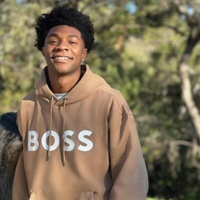 Jonathan Daviss- Wiki, Age, Girlfriend, Ethnicity, Net Worth, Height, Career - networth, wiki, biography