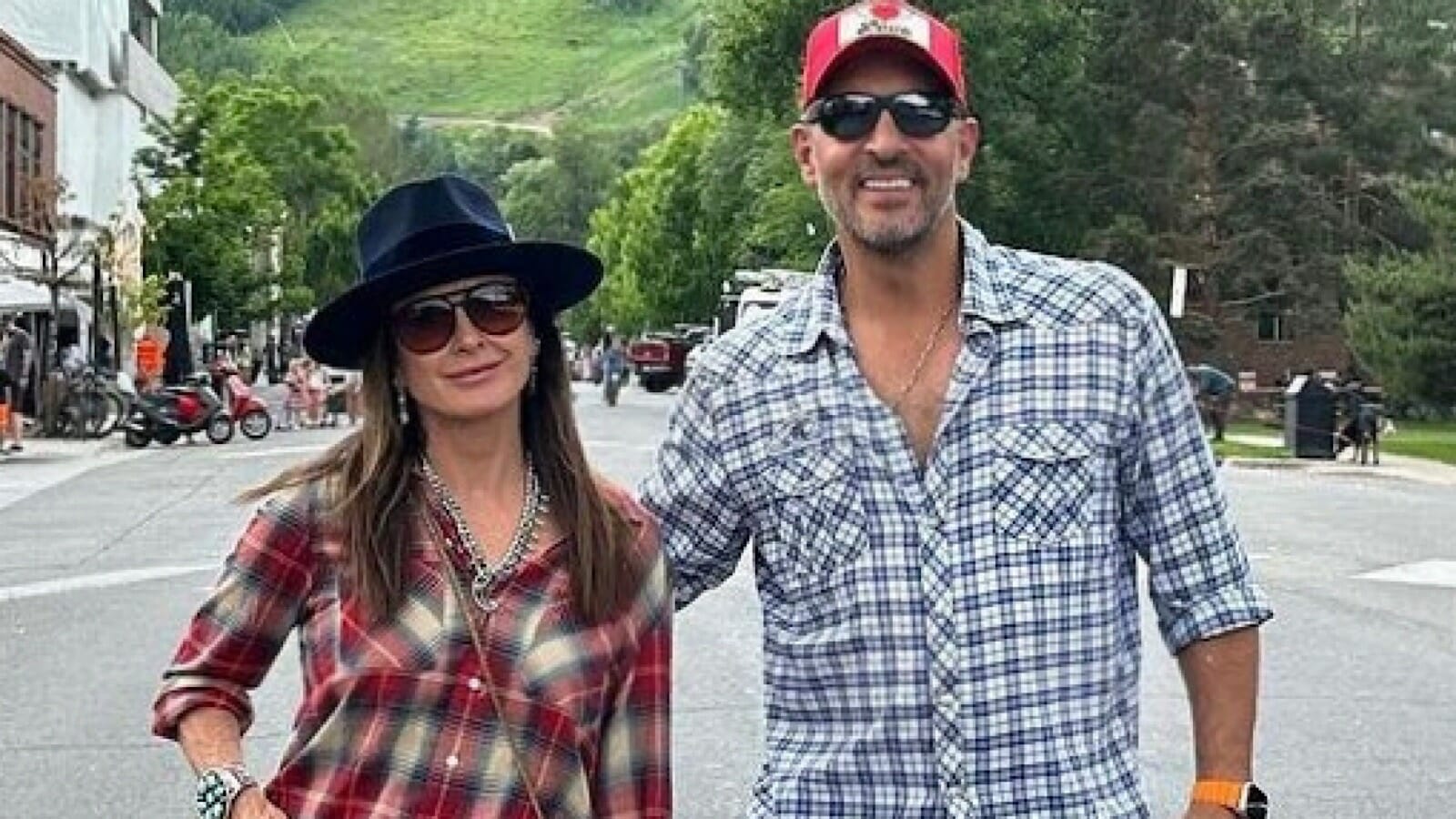 Mauricio Umansky confirms he and Kyle Richards are “not separated” 2023 - networth, wiki, biography
