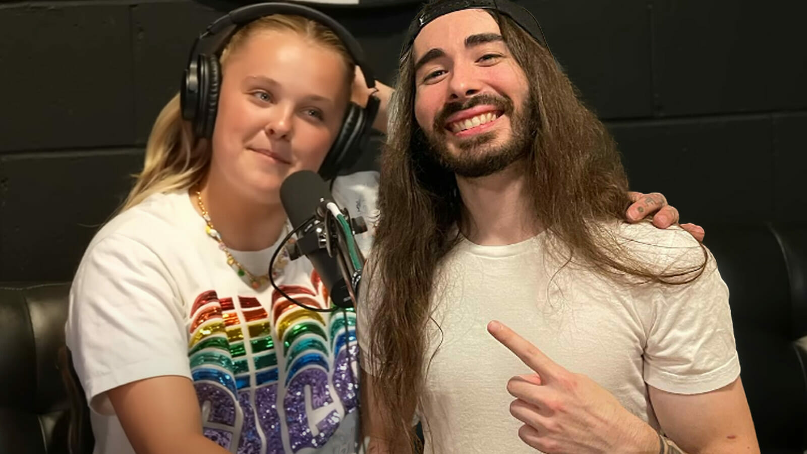 MoistCr1TiKaL shoots JoJo Siwa for defending Colleen Ballinger 2023 - networth, wiki, biography