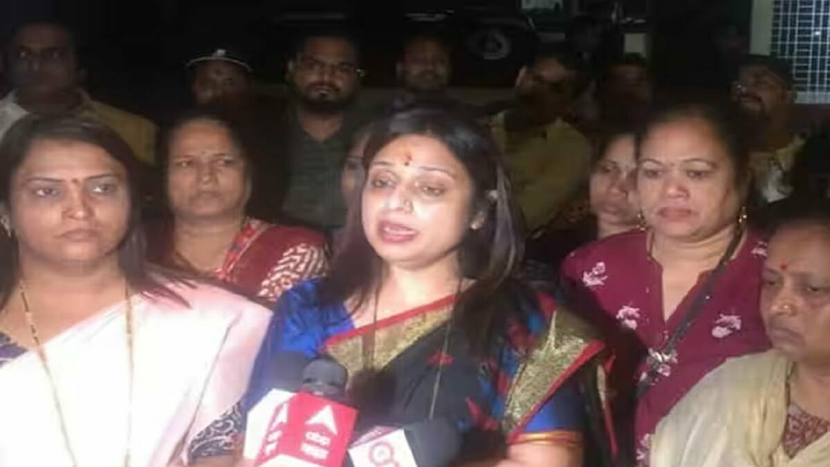 Sheetal Mhatre Viral Video: Shiv Sena MLA Prakash Surve caught ‘kissing’ on camera 2023 - networth, wiki, biography