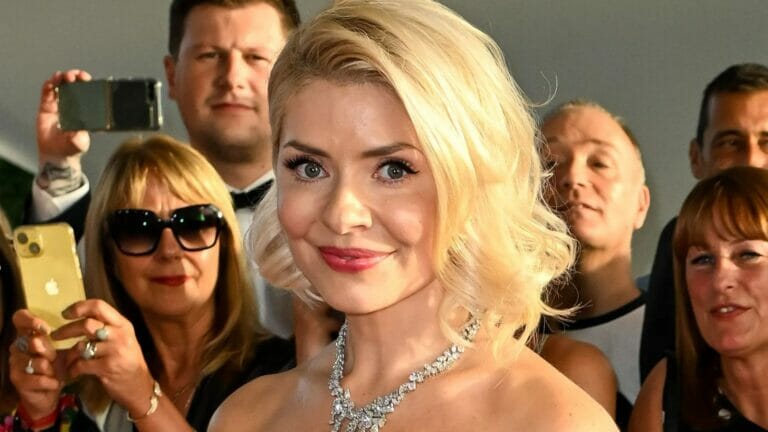 This Morning booed by fans inside NTAs as Holly Willoughby watches show lose out after Phillip Schofield scandal - networth, wiki, biography