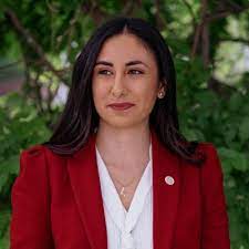 Mari Manoogian: Wiki, Bio, Age, Family, Career, Husband, Net Worth 2023 - networth, wiki, biography