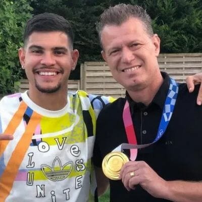 Meet Bruno Guimarães Parents, Dick Gomez And Marcia Moura: Wiki And Ethnicity 2023 - networth, wiki, biography