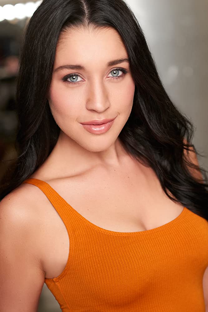 Hanna Stein: Wiki (Never Have I Ever), Bio, Age, Boyfriend, Family, Net Worth 2023 - networth, wiki, biography