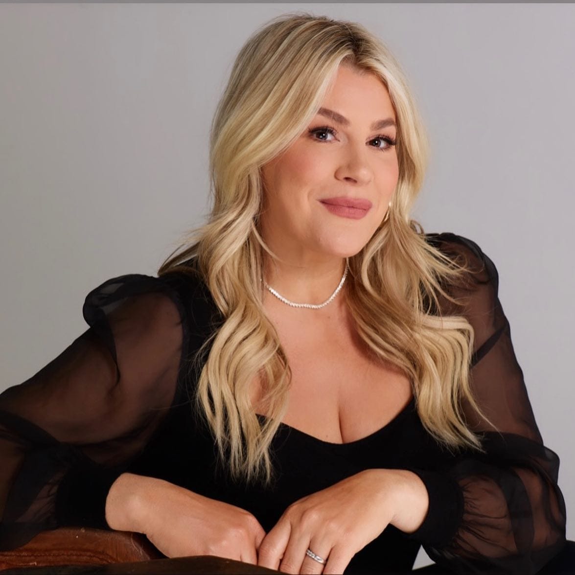 Heather McMahan Wiki, Age, Height, Husband, Family, Net Worth & Biography 2023 - networth, wiki, biography