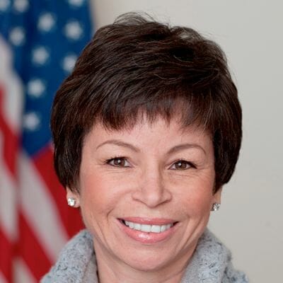 Valerie Jarrett Wiki: What’s Her Nationality? Politician Heritage And Family 2023 - networth, wiki, biography