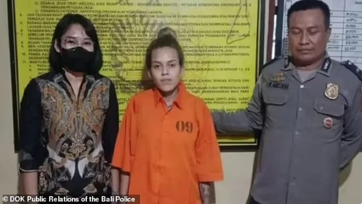 Who Is Manuela Vitoria de Araujo Farias? Teen Arrested In Bali with 3.9kg of cocaine in luggage 2023 - networth, wiki, biography