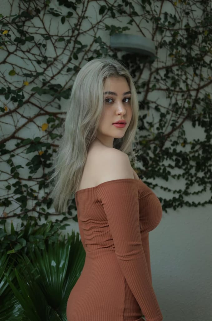 Hotgirl lai Tây diện đồ khoe triệt để khiến người xem “bỏng mắt” 2023 - networth, wiki, biography