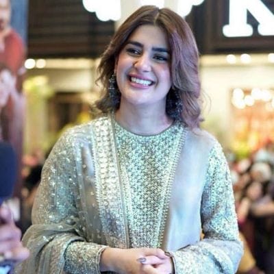 A Look Into Kubra Khan And Qamar Javed Bajwa Relationship 2023 - networth, wiki, biography