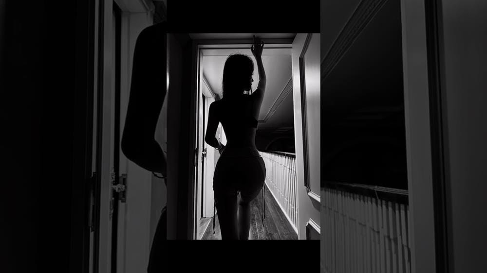 Lộ Full Clip “thổi saxophone”, Hoài Thu chơi lớn tung clip “lột sạch” 2023 - networth, wiki, biography