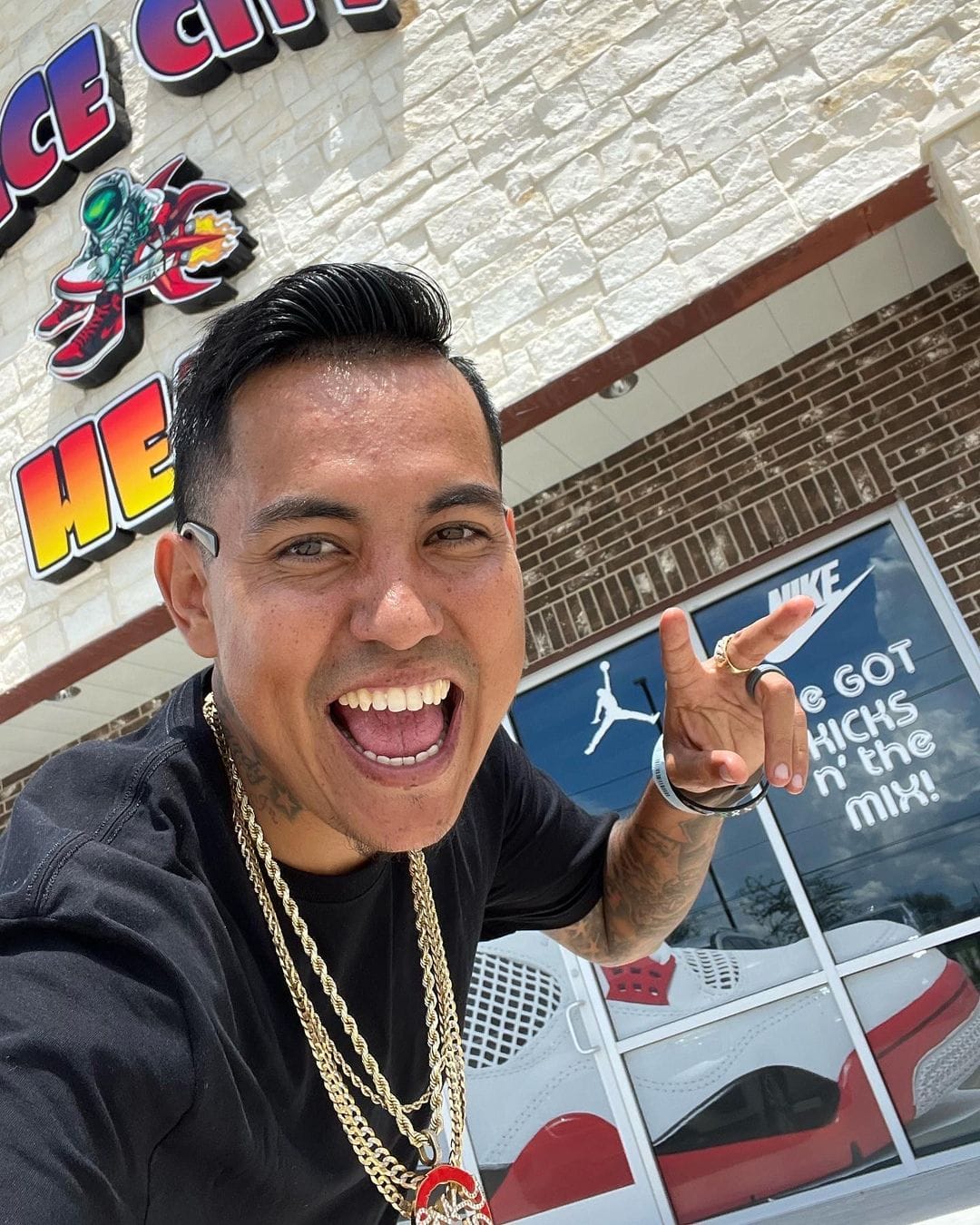 Randy Gonzalez Wiki, Age, Height, Ethnicity, Death, Family, Husband, Kids, Net Worth, Biography & More 2023 - networth, wiki, biography