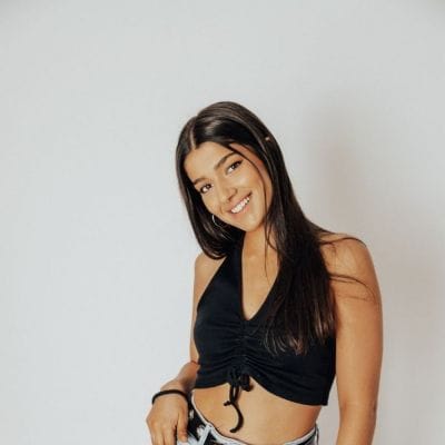Who Is Abril Di Yorio From “Secrets of Summer”? Relationship And Family Explore 2023 - networth, wiki, biography