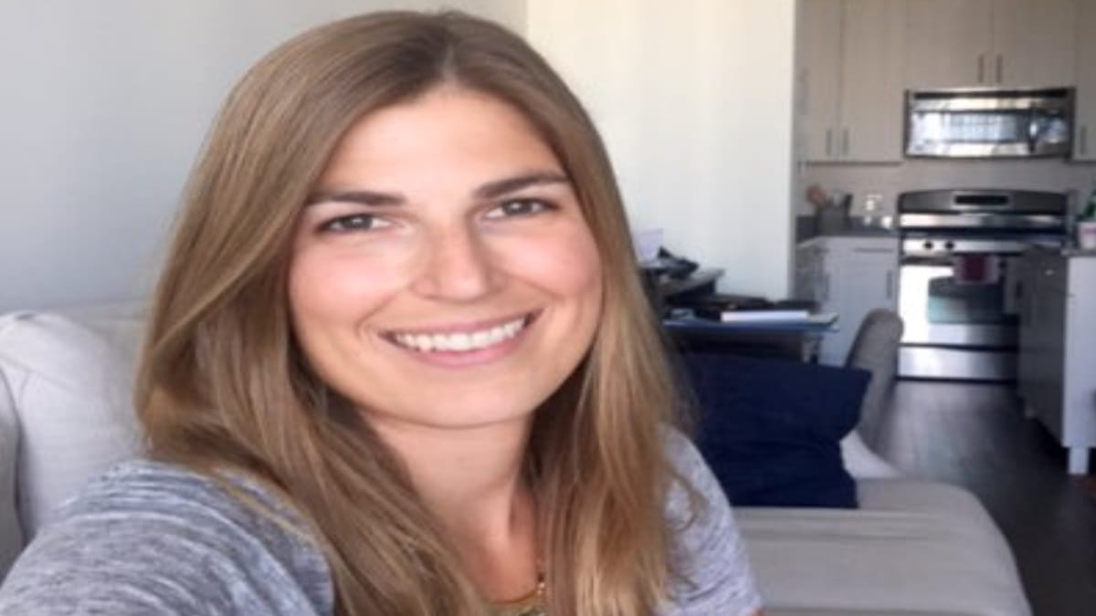 Elizabeth Mele Age: How Old Is Denny Laine New Wife? 2023 - networth, wiki, biography