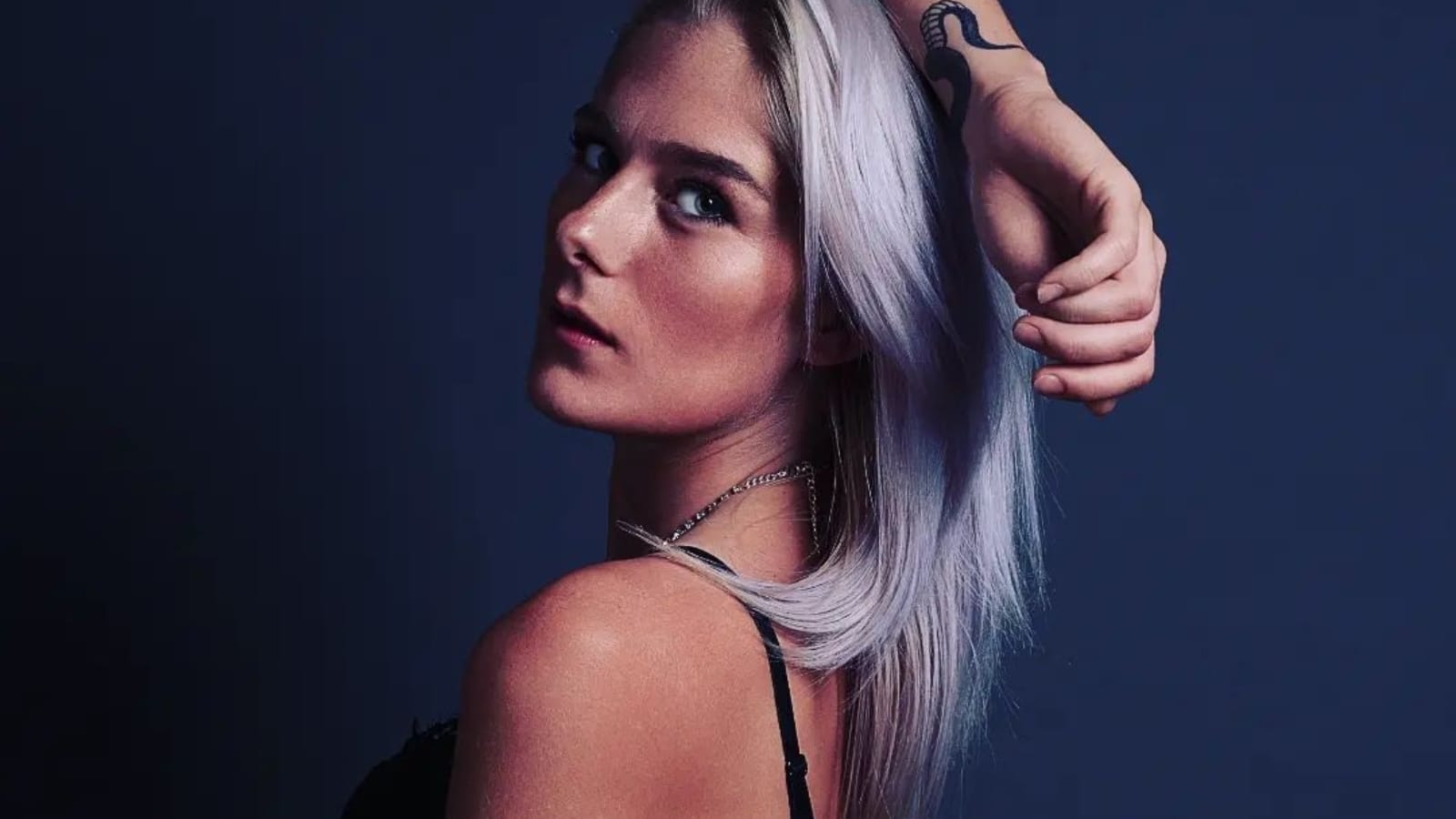 Mom sues landlord for removing windows after joining OnlyFans to pay for heating 2023 - networth, wiki, biography