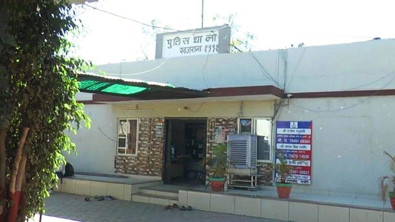 Salman was caught stealing LED lights from the streets of Indore and selling them by the police 2023 - networth, wiki, biography