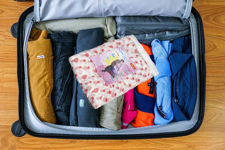 Mẹo gấp quần áo vào vali gọn gàng giúp bạn mang theo được nhiều đồ hơn
